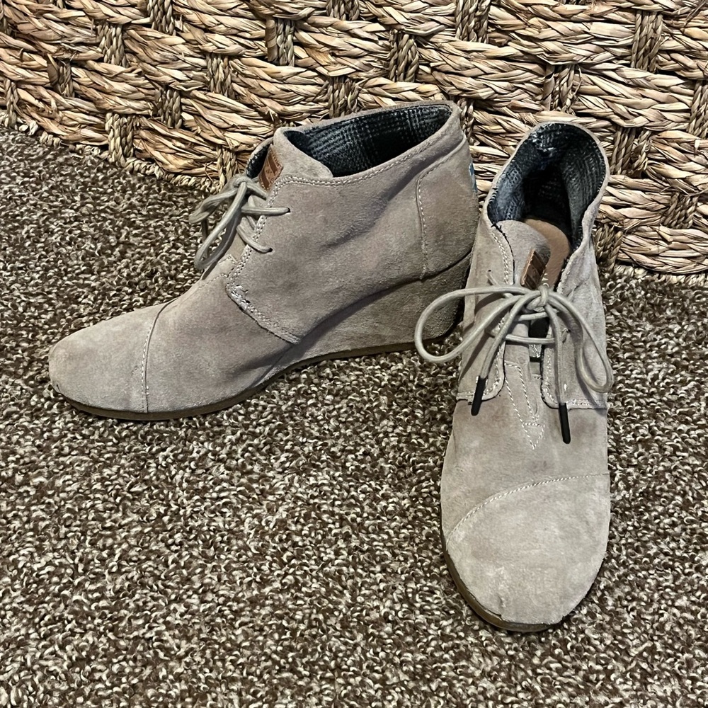 Tom’s women’s booties
